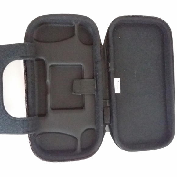 Nintendo Switch Soft Shell Case with Accessories - Picture 7 of 8